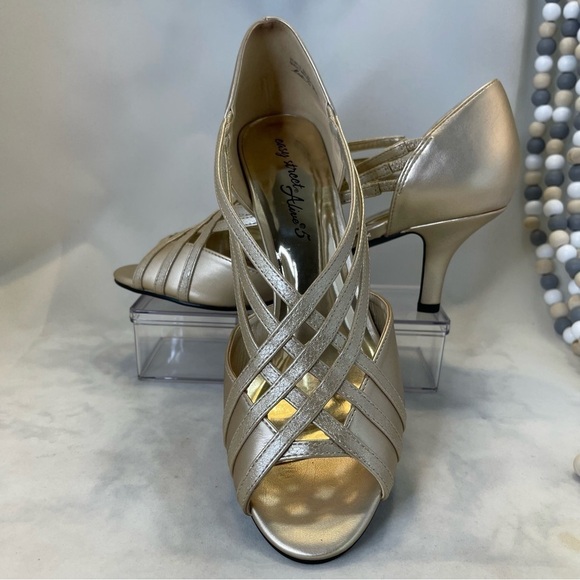 easy street Shoes - Easy Street Women's Oceana Pump, Gold Metallic, 9.5 Wide